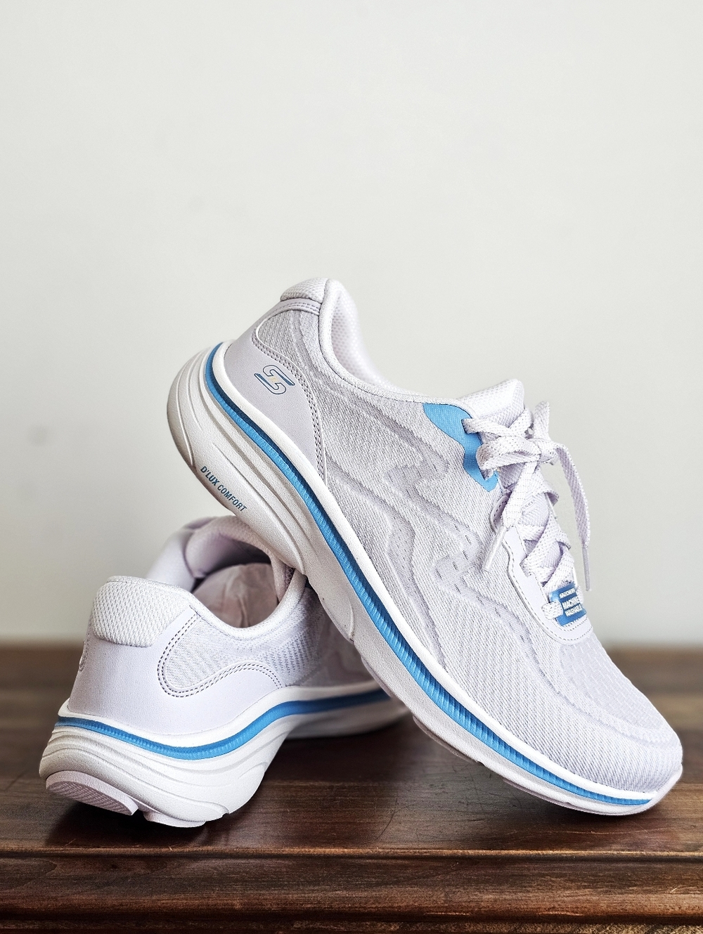 Skechers D’LUX Comfort Relaxed Fit Lilac White Blue Sneakers Washable 7.5
